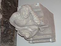 Blois, Chateau, Aile Louis XII, Cul-de-lampe, Homme accoude